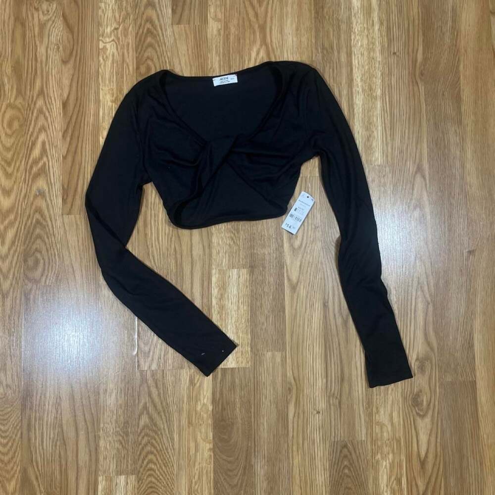 Ardene Black Twist Front Long Sleeve Crop Top